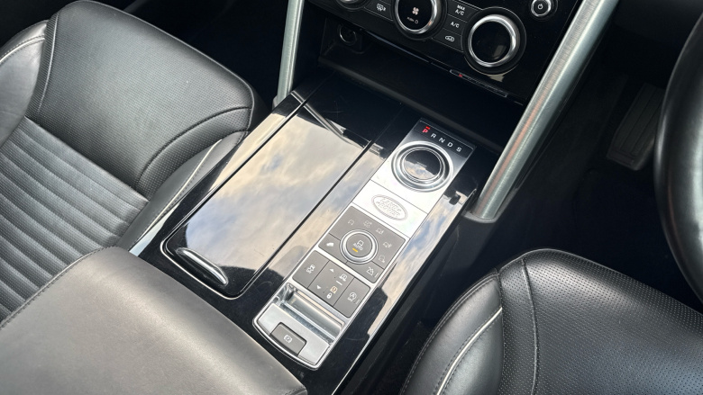 Land Rover Discovery 3.0 SDV6 HSE Luxury 5dr Auto Diesel Station Wagon